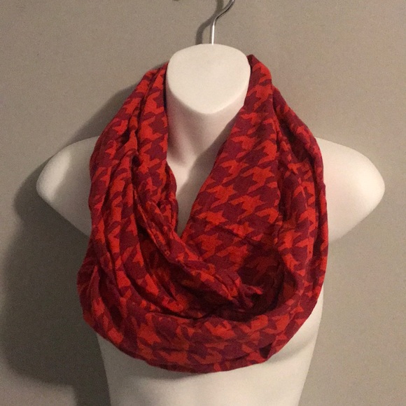 Women’s Infinity Scarf - Picture 1 of 2